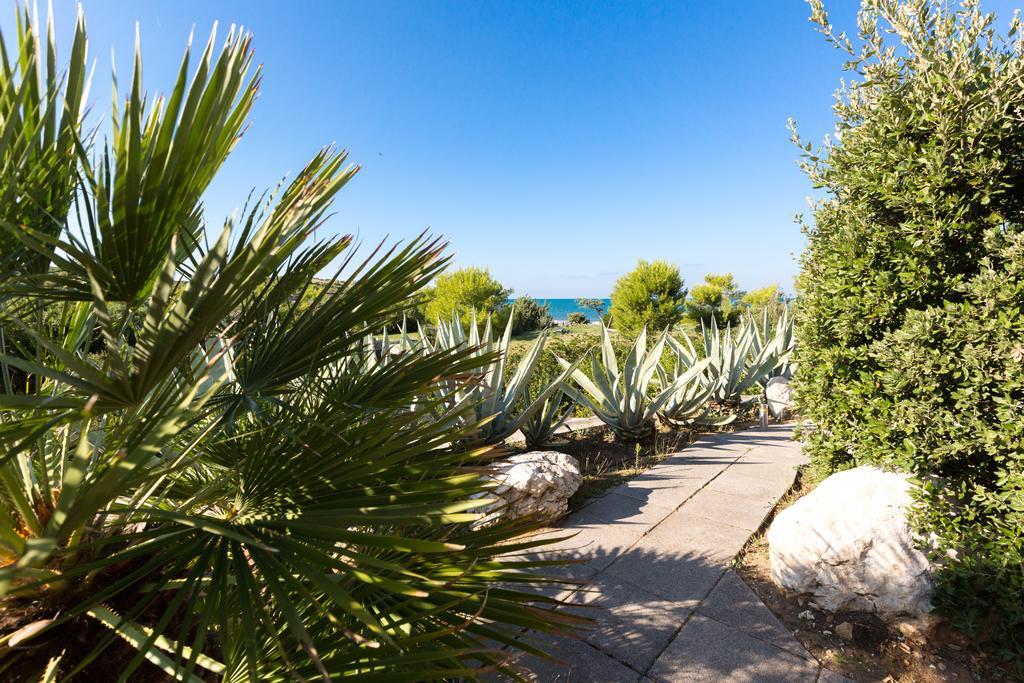 Valtur Baia Del Gusmay Beach Resort Peschici Esterno foto